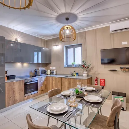 Mari's Luxury Sliema